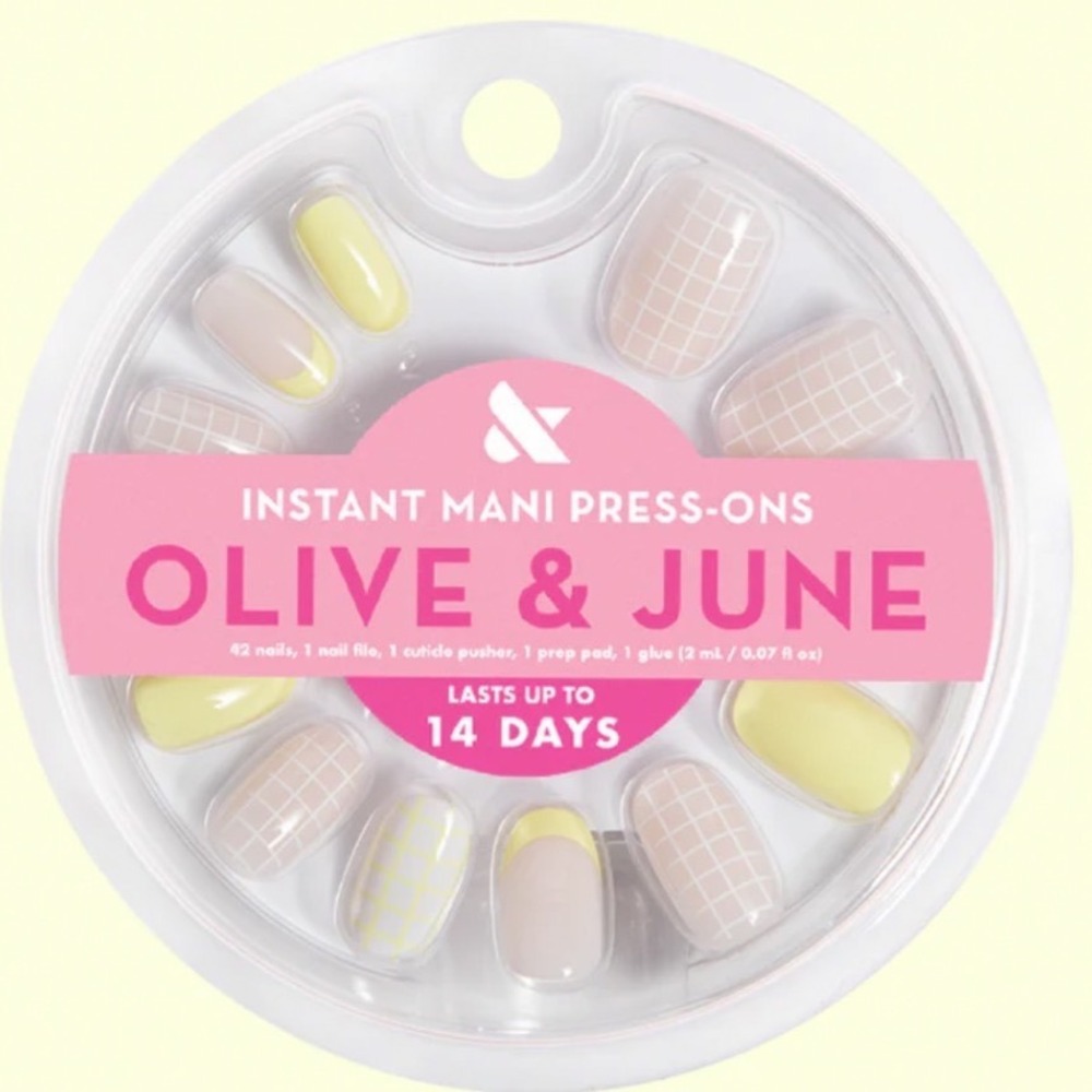 Olive & June Instant Mani Press-On Nails Round Short Tennis Vibes Mixed Pack